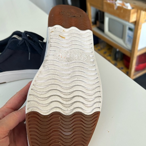 Like new Kiziks. Worn 3 times. Dusk Blue Pragues - Picture 2 of 6